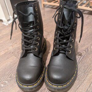 Dr Martens Vegan 14045 Felix Lace up